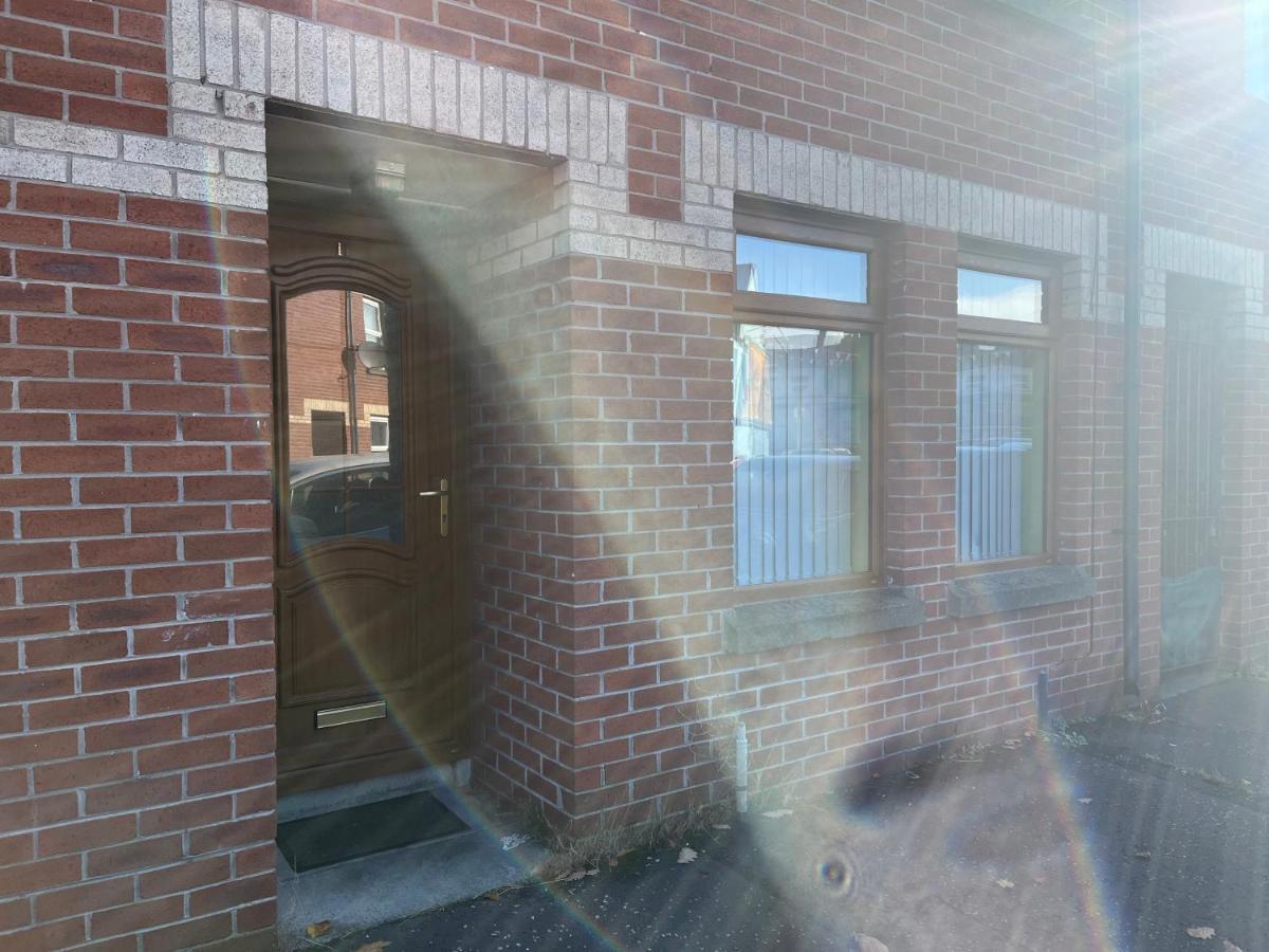 11 Parkmore Street, Ormeau Road, Belfast, Bt7 2Gt, 2 Bedroom House Kültér fotó