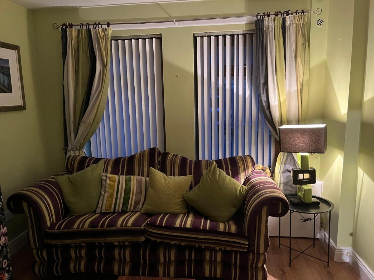 11 Parkmore Street, Ormeau Road, Belfast, Bt7 2Gt, 2 Bedroom House Kültér fotó