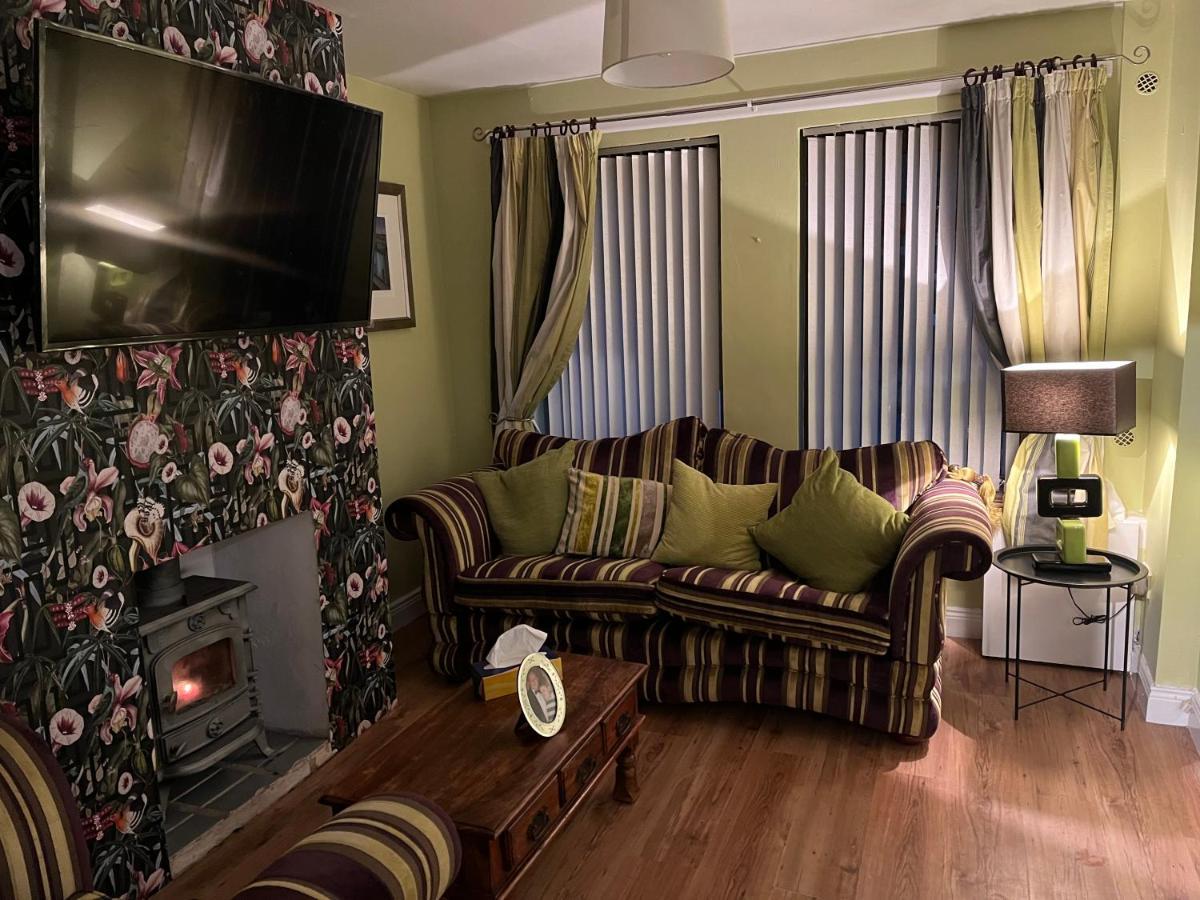 11 Parkmore Street, Ormeau Road, Belfast, Bt7 2Gt, 2 Bedroom House Kültér fotó